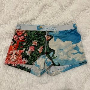Ethika shorts worn once. In great condition!
